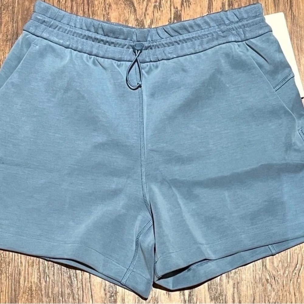 Lululemon Women's Blue Casual Shorts Size‎ 2 - Picture 2 of 10